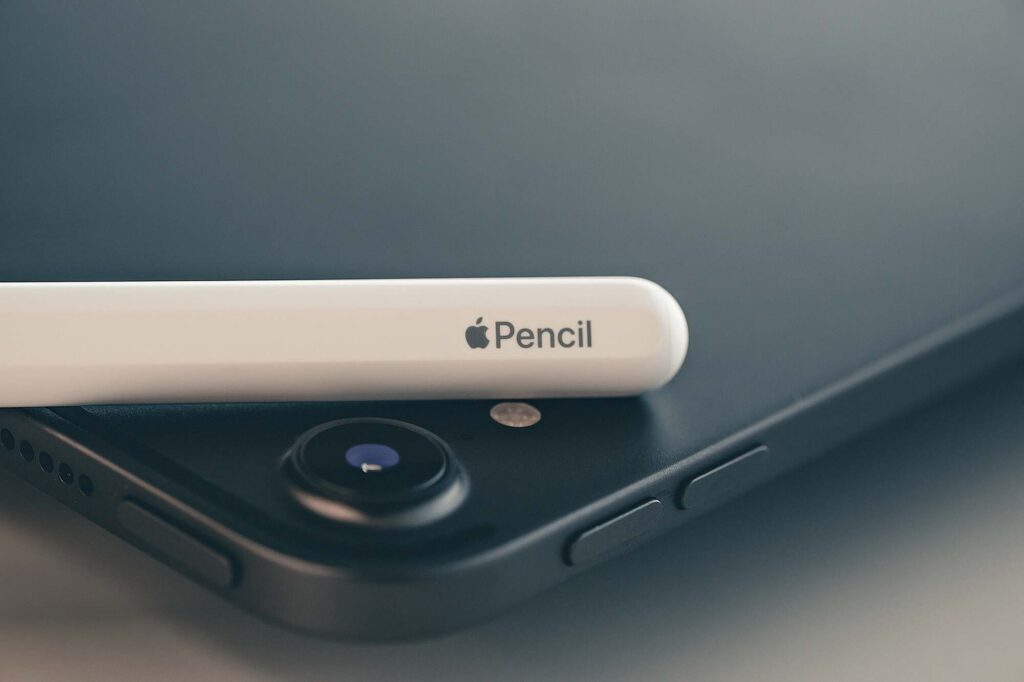 How to charge Apple Pencil